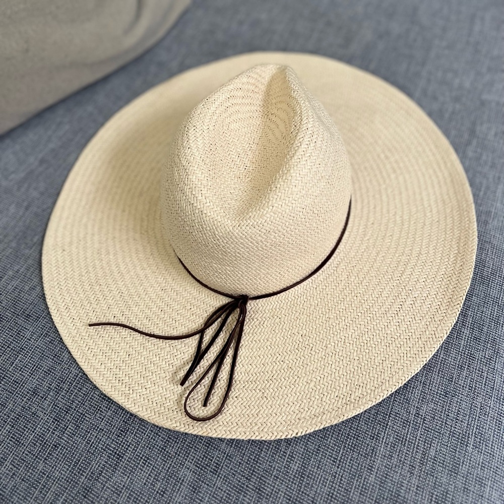 Jenni Kayne sunhat size M